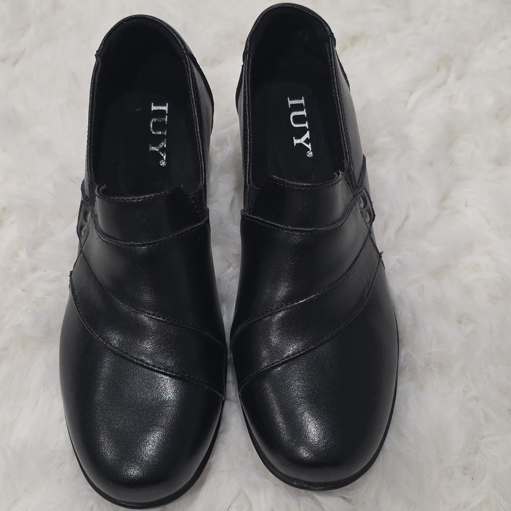 IUY- Black Women's Shoe. Size 7.5 - Picture 4 of 7